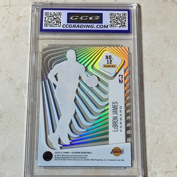 LeBron James Amazing Sapphire Card graded 10 - Picture 2 of 2